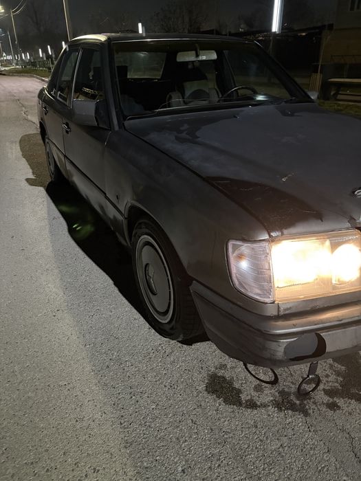 Мерседес 124 2.3 автомат