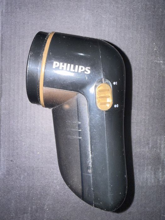 Aparat de curatat scame Philips