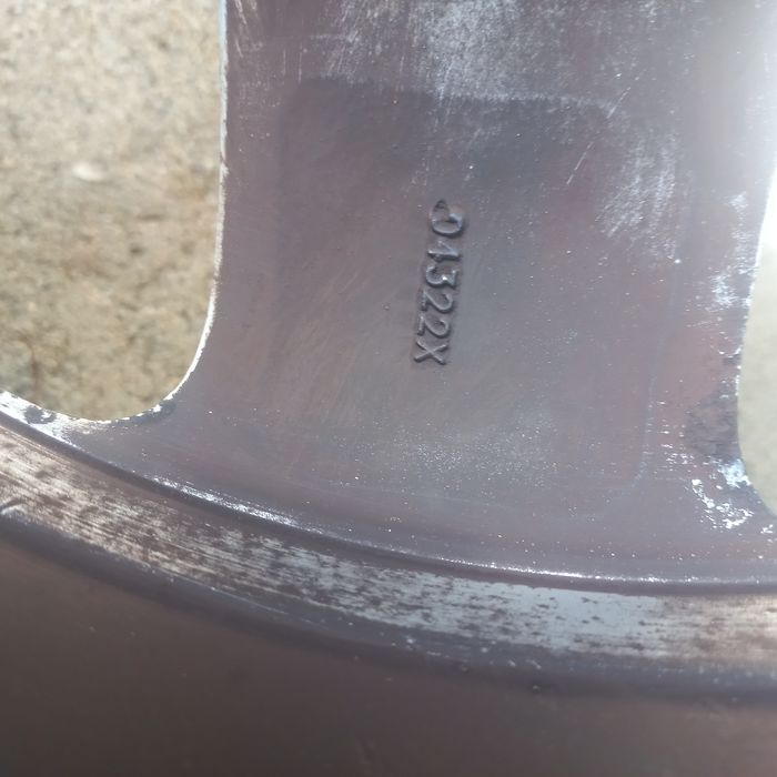 Продавам джанти 17' с летни гуми 215/55/17 за пежо