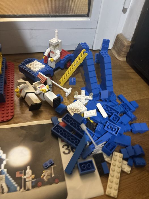 Lego legoland space vintage 358 367 moon landing rocket base