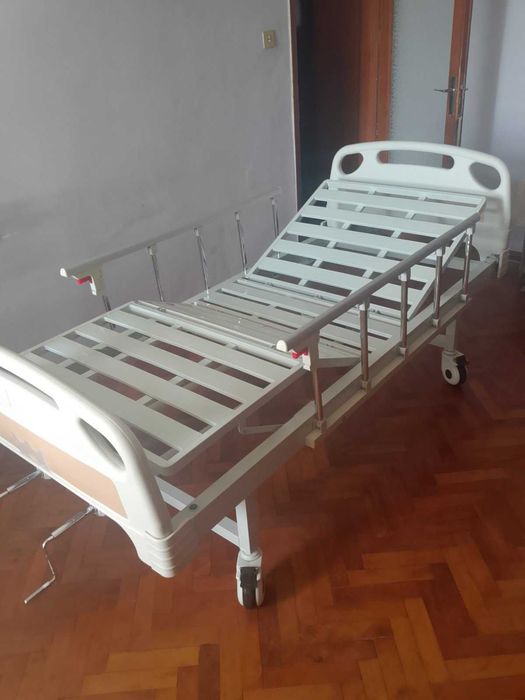 Механично болнично легло за лежащо болен + антидекубитален матрак