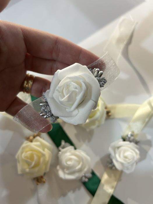 Сватбени бутониери