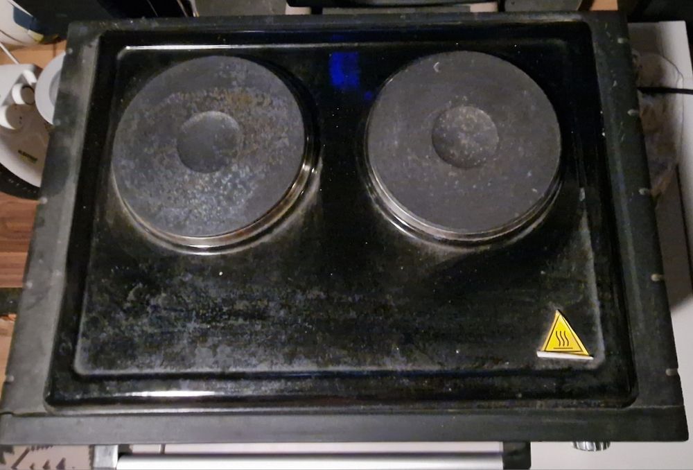 Cuptor electric Housetech,  cu 2 plite, folosit de cateva ori