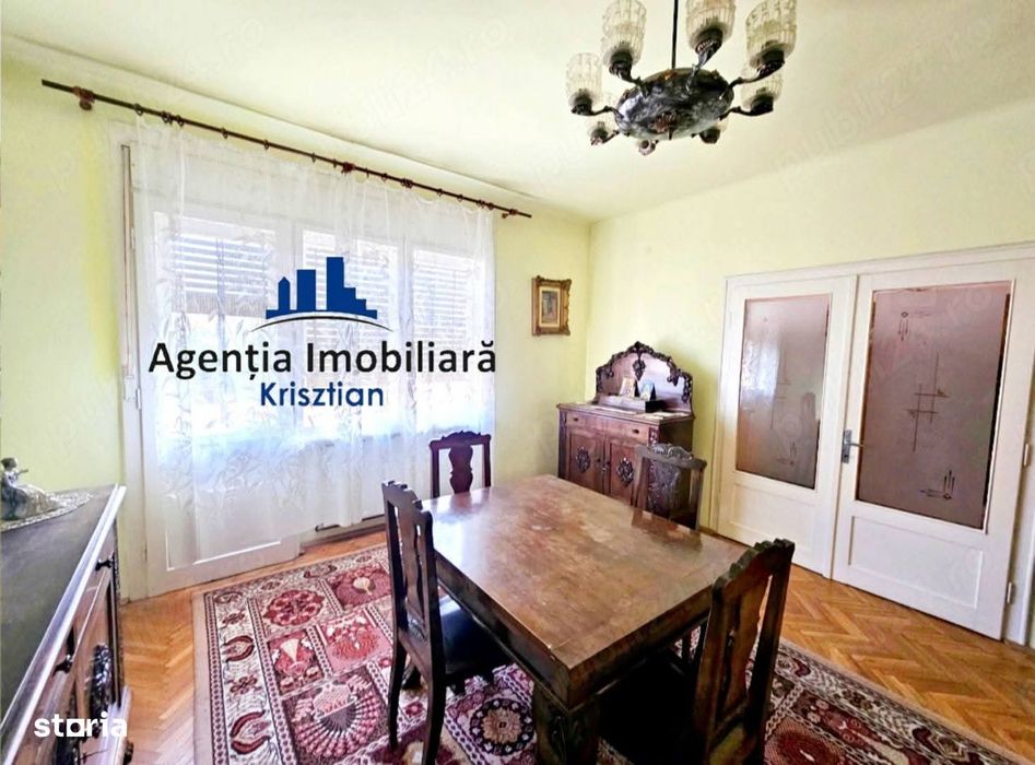 Apartament cu 3 camere de închiriat în zona Piața Mare