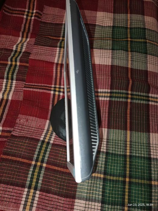 Продавам TFT монитор Philips 170S 17 инча, 1280х1024, VGA, DVI