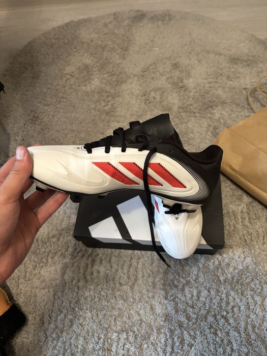 Продам бутсы Адидас оригинал !