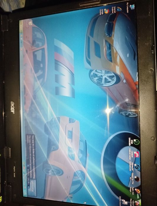 Vand laptop acer aspire deține 2 pe stil vechi se aude muzica tare