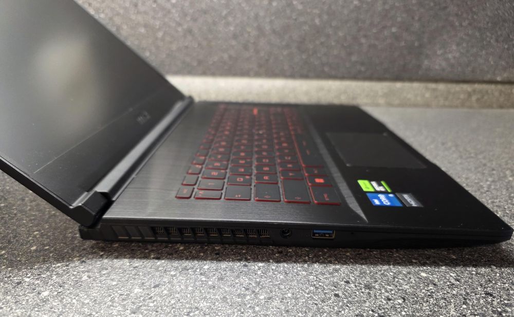 Laptop Gaming MSI GF63 12VE