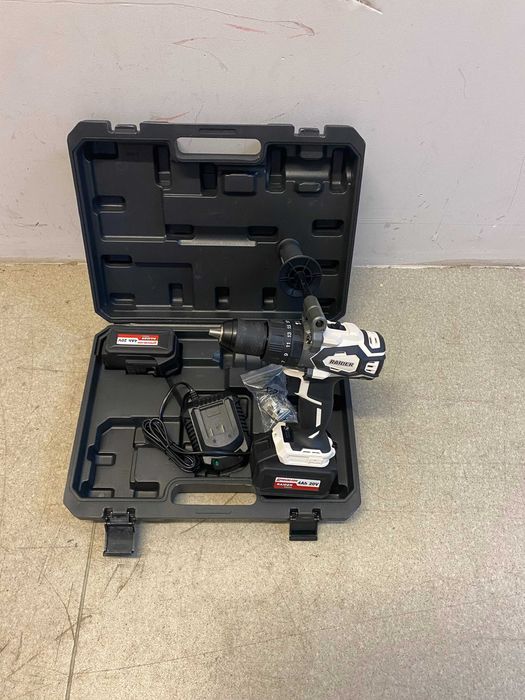 Бормашина ударна безч. 20V 2-ск. 2х4Ah 155Nm куфар/	Количка за инструм