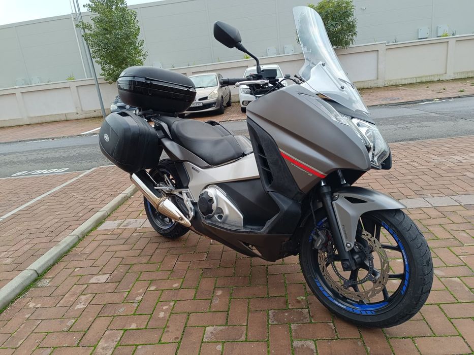 Honda integra 750