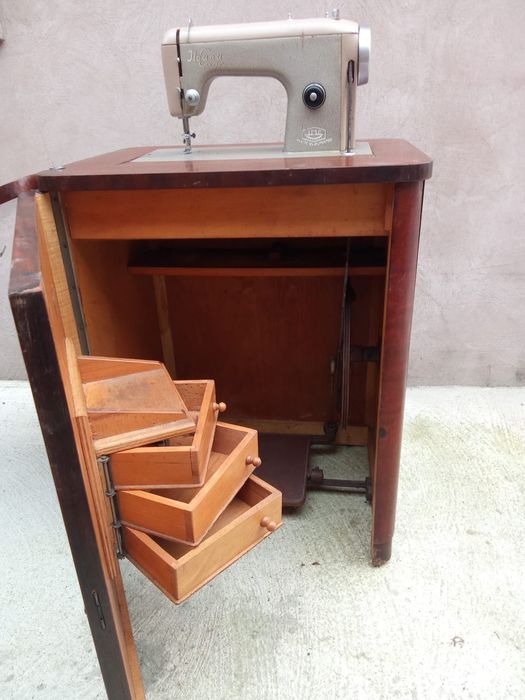 Masina de cusut Ileana