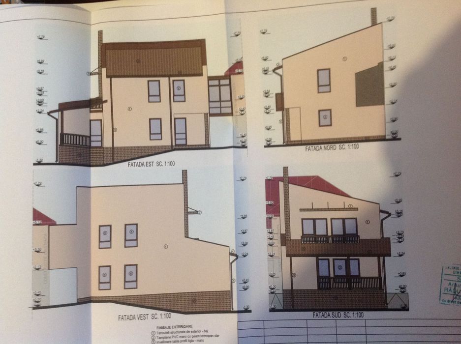 Teren cu Două Case în Centrul Comunei Voineasa