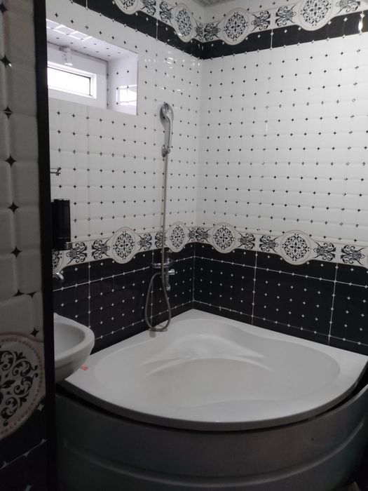 Uy sotiladi 1,7sotu tinch maxala 6xona Xasanboy da