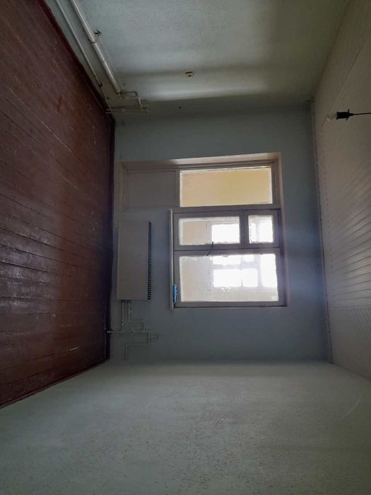 Kvartira srochna sotiladi