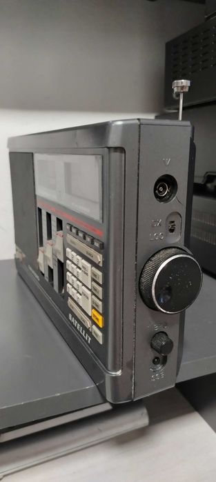 Radio Grundig satelit 400
