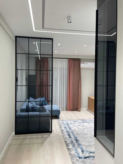 Сдается студия в элитном ЖК Mirabad Avenue, поставили кровать