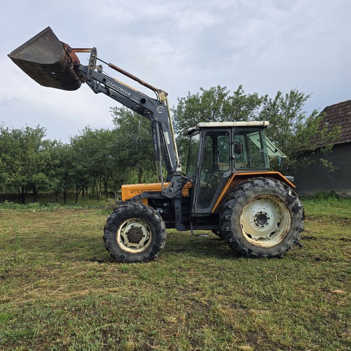 Tractor Renault 85-14s cu încărcător profesional