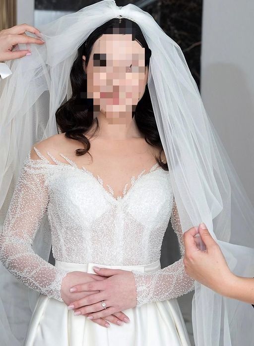 Rochie mireasa tip A, cu maneci si trena