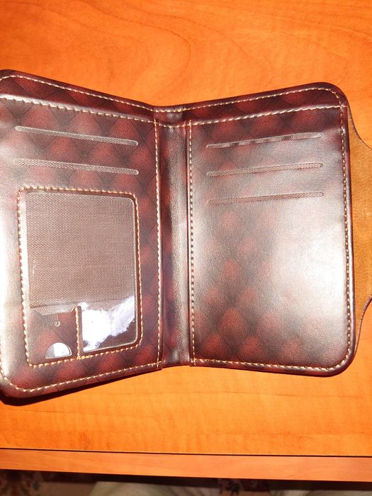 Portofel nou (fără eticheta)