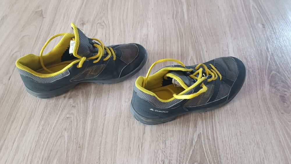 Ghete de munte Quechua gri, marime 37