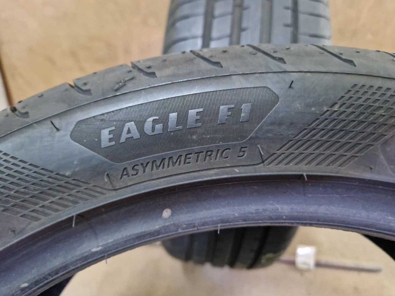 2 Goodyear R19 235/45
летни гуми
DOT2721