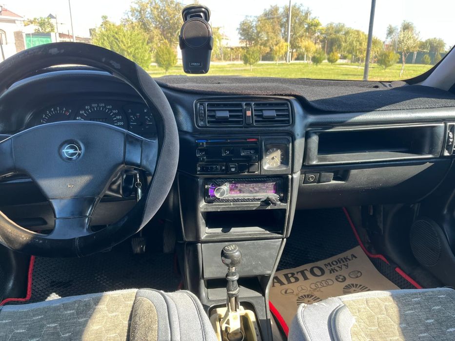 Опел вектра 1992