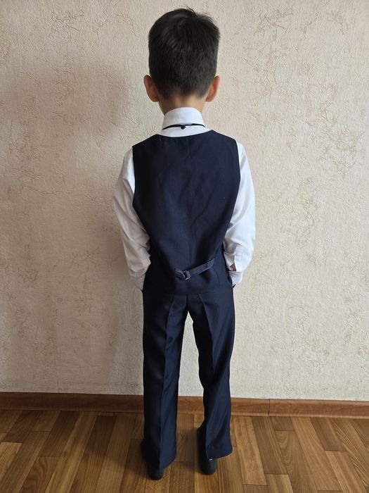 Продам школьную форму 1 класс