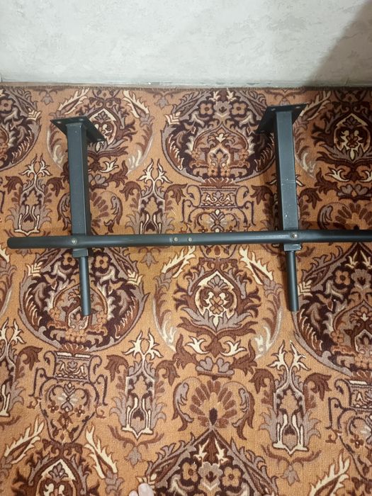 Турник настенный