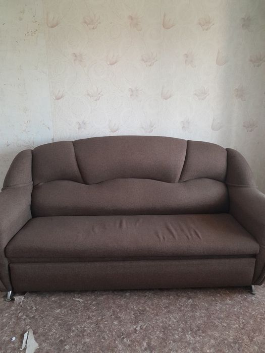 Продам диван б/у.