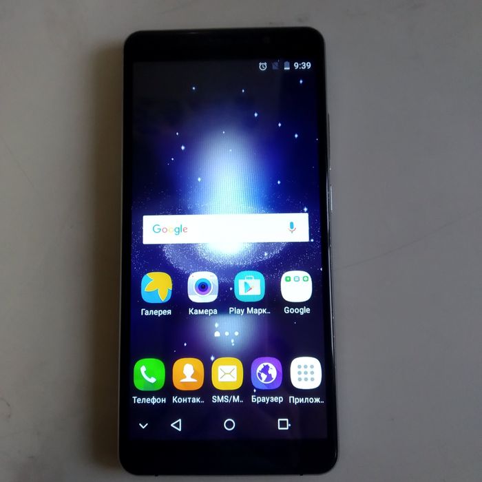 Телефон SAMSUNG.