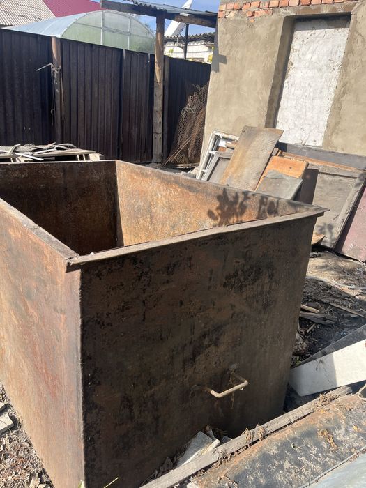 Железный ящик большой