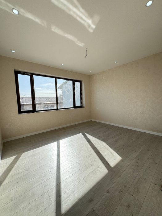 Сергели Янги Дархон  махал 5 хонакоттедж  кадастр бор 2 этажка метро