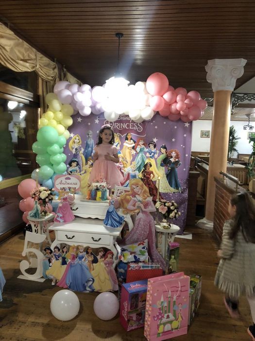 Винил за рожден ден Принцеси 90лв