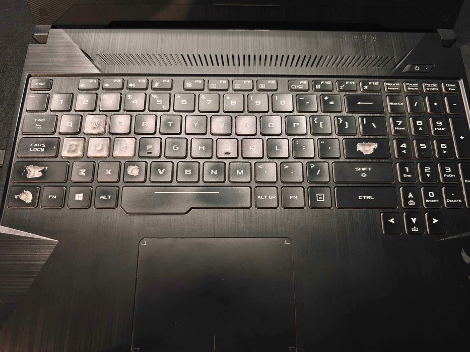 Laptop ASUS TUF (Ryzen 7 3750H, 1650 4gb)