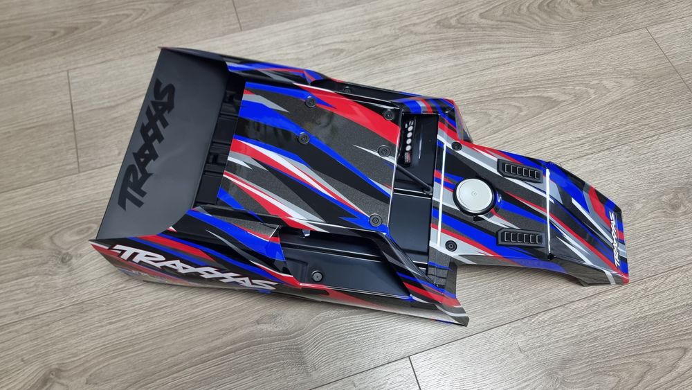 Caroserie Traxxas MudBoss/Modified NOUA