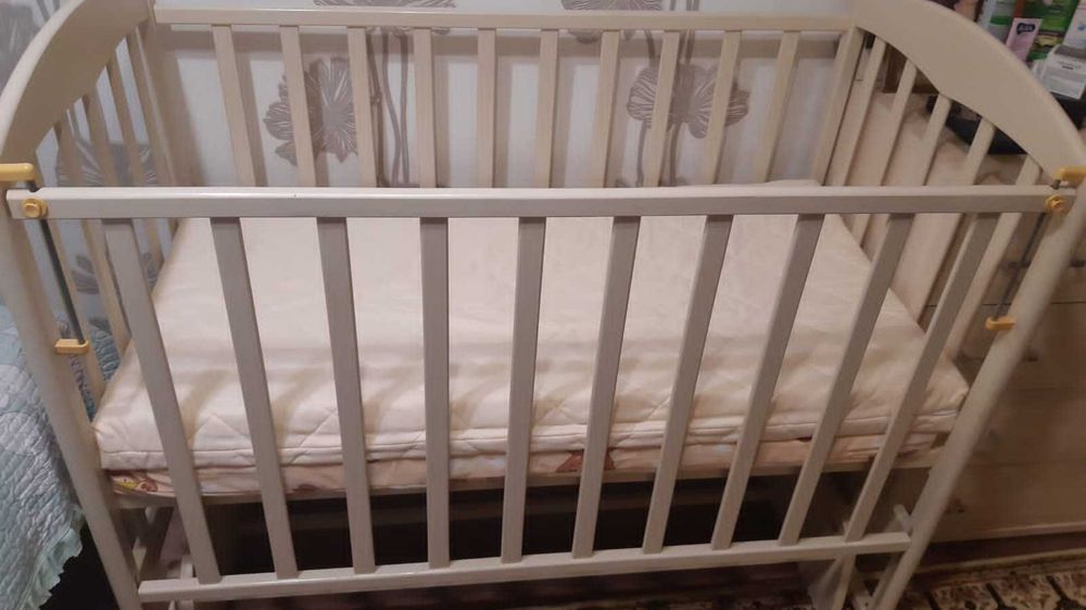 детская кроватка