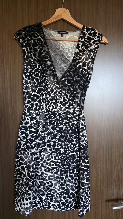 Рокля Denny Rose италианска размер 40 IT или S, с ликра и воал