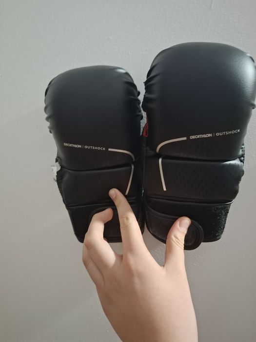 Manusi de box pentru sac