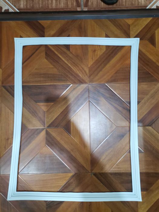 Продам Уплотнитель для холодильника LG (верхняя и нижняя дверка):