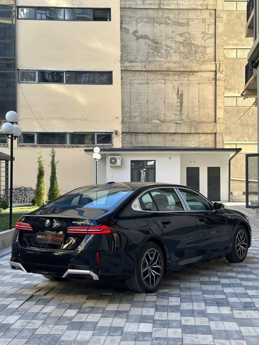 Bmw i5 35L без пробег