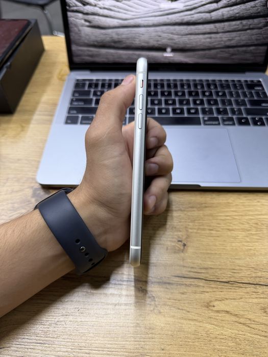 Iphone 11 ozi holati rasimda 64 tali 68%
