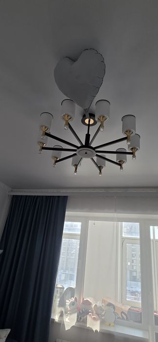 Продам люстру срочно