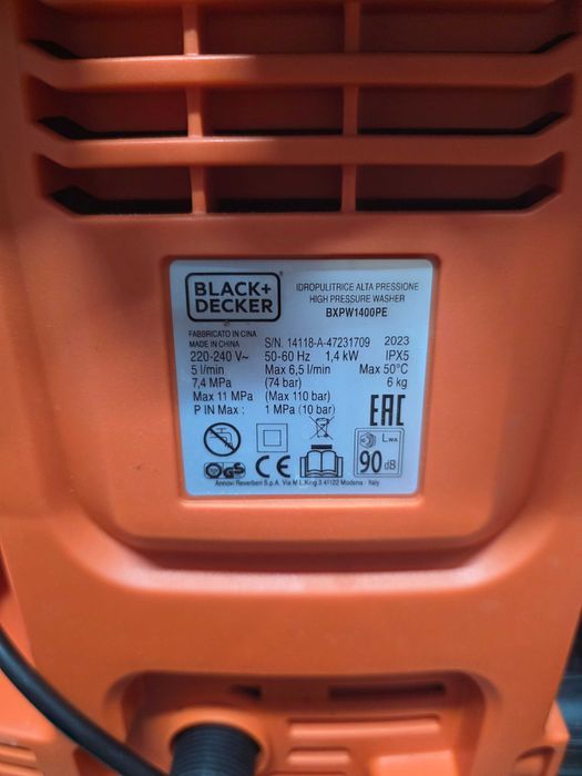 Aparat de spalat cu presiune Black+Decker Presiune maximă (bar) 110; consum de energie (kW) 1,4; debit maxim (l/h) 390