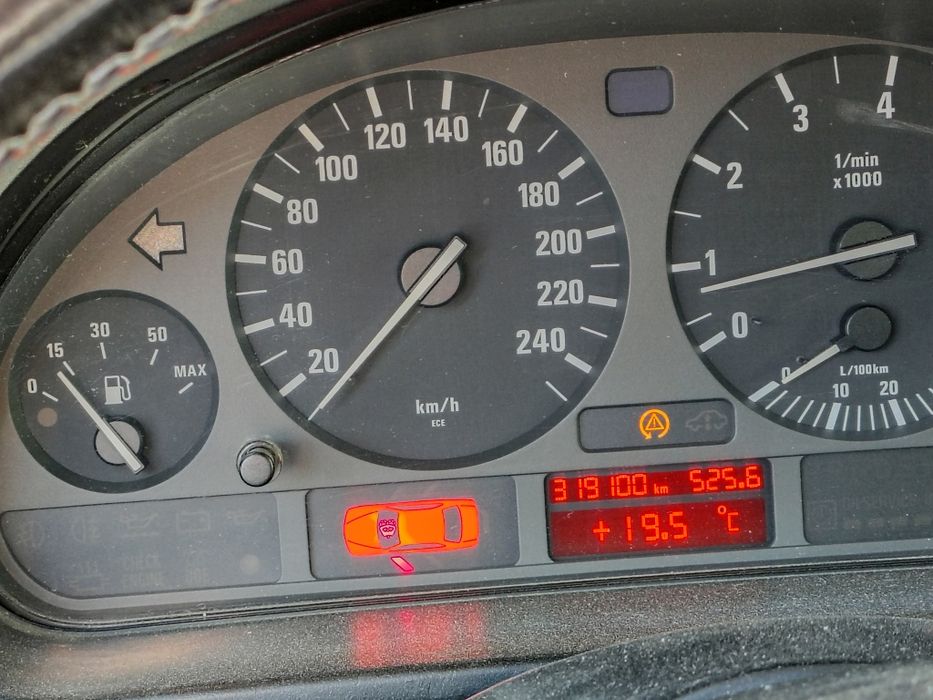 BMW  520.  Бензин Газ