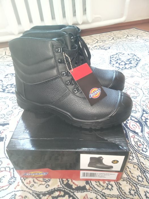 Ботинка спец 43...