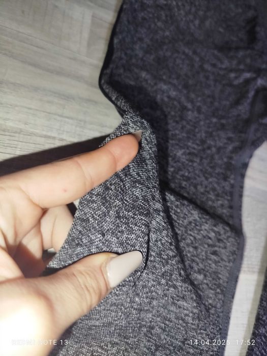 Дамски клин оформящ дупето.