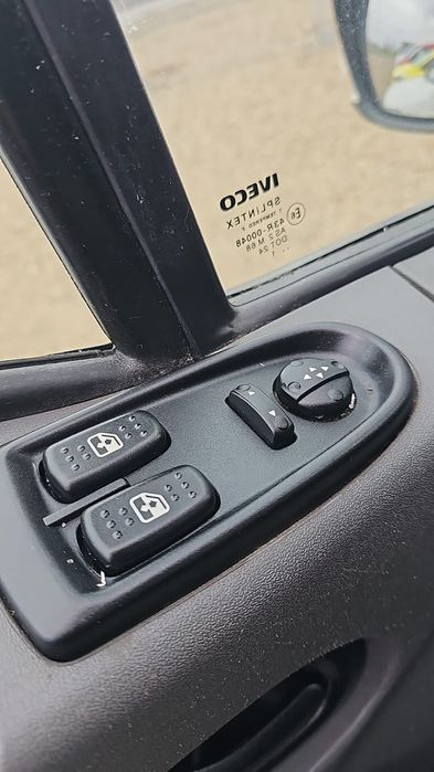 Iveco Daily 6 locuri+marfa/ 3 .0 diesel/ 2011