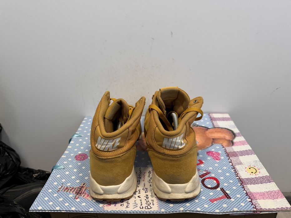 '''Nike Hoodland Suede''оригинални зимни обувки 44 номер