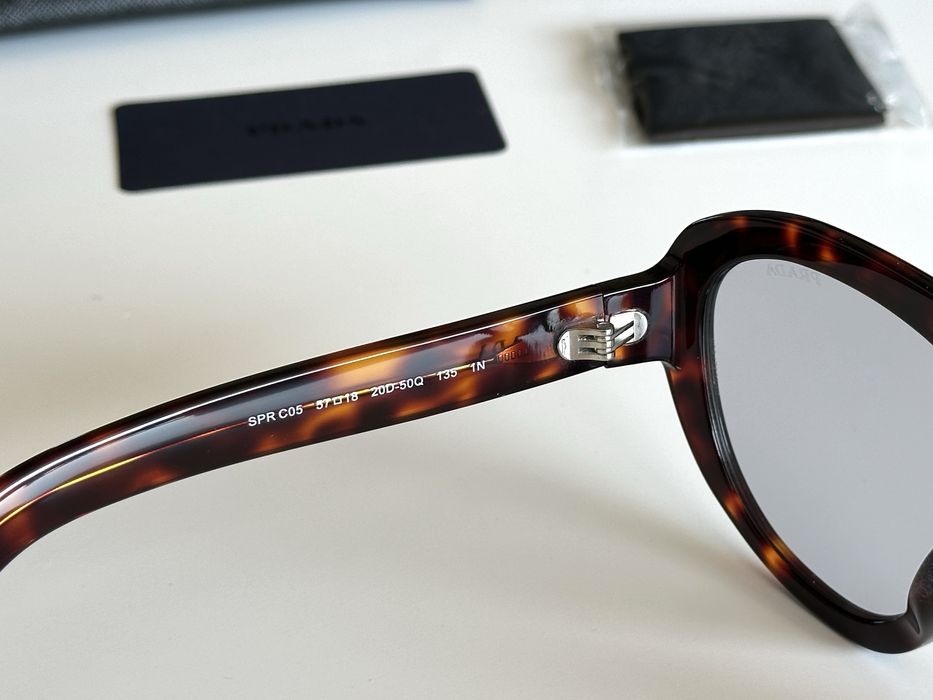 Слънчеви очила Prada PRC05S