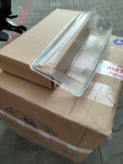 Стекло Мазда пчичка